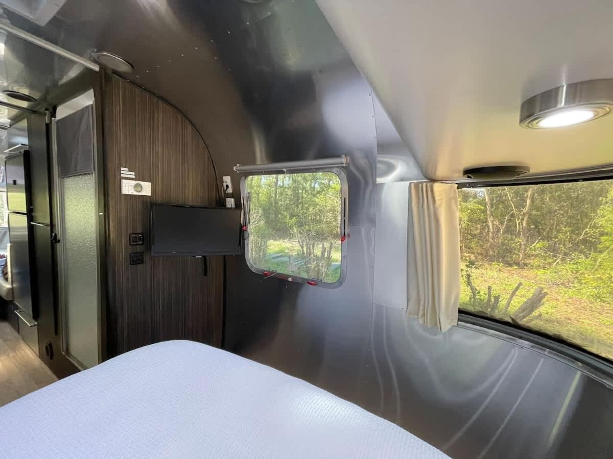 Large And 2 Airstream Glampers & Midway To Tybee & Downtown With Fast Wifi And More! Savannah