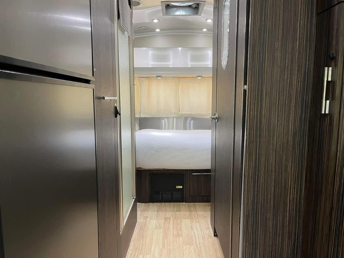 Large And 2 Airstream Glampers & Midway To Tybee & Downtown With Fast Wifi And More! Holiday home Savannah